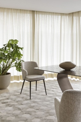 Breeze dining table