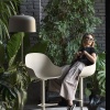 Academy stool with armrests