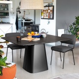 Hey Gio! dining table