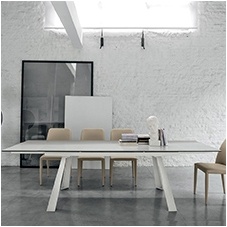Ponente dining table