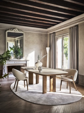 Érdemes-e szőnyeget tenni étkezőasztal alá? Néhány gondolat ami segíthet eldönteni.