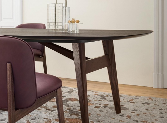 Abrey dining table