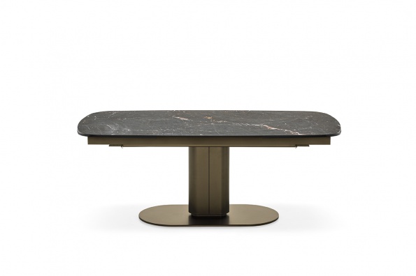 Cameo dining table