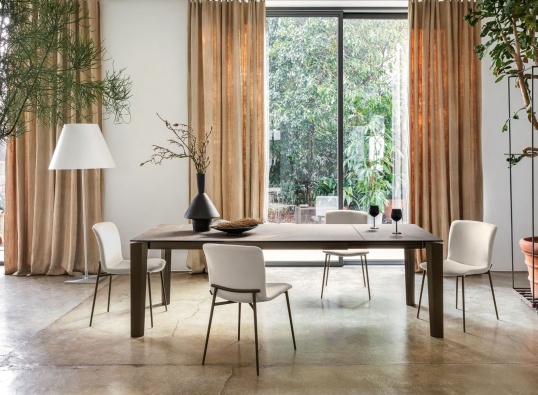 Delta dining table - myhome Delta dining table - myhome