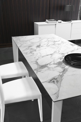 Delta dining table - myhome Delta dining table - myhome