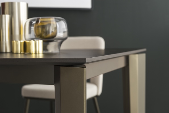 Delta dining table - myhome Delta dining table - myhome