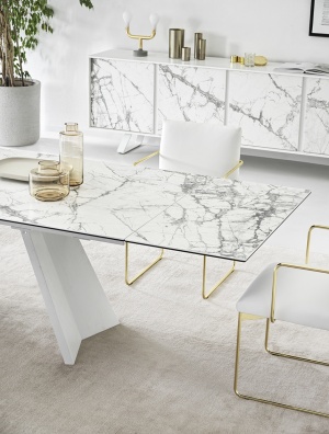 Icaro dining table