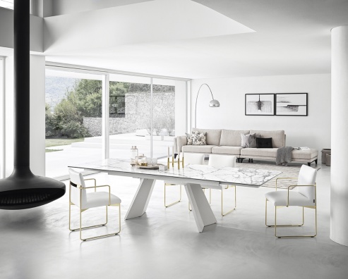 Icaro dining table