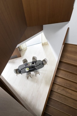 Orbital dining table - myhome Orbital dining table - myhome