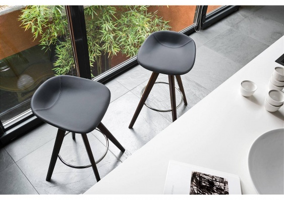 Palm bar stool