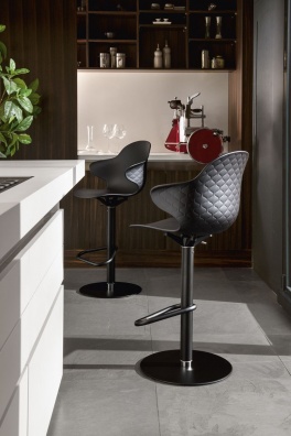 Saint Tropez adjustable stool - myhome
