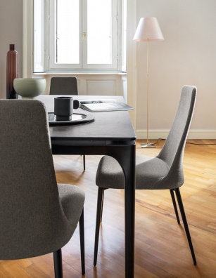 Silhouette dining table - myhome Silhouette dining table - myhome