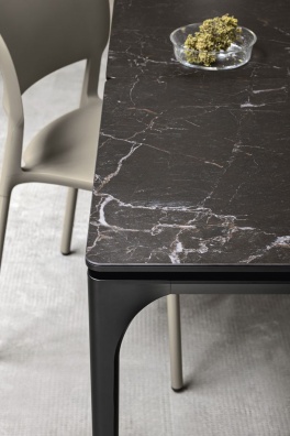 Silhouette dining table - myhome Silhouette dining table - myhome