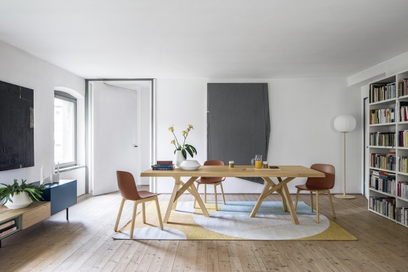 Vela dining chair
