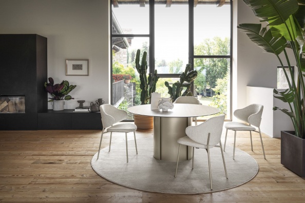 Yoroi dining table - myhome