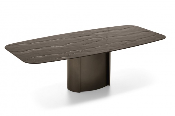 Yoroi dining table - myhome