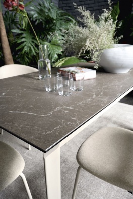 Band dining table - myhome