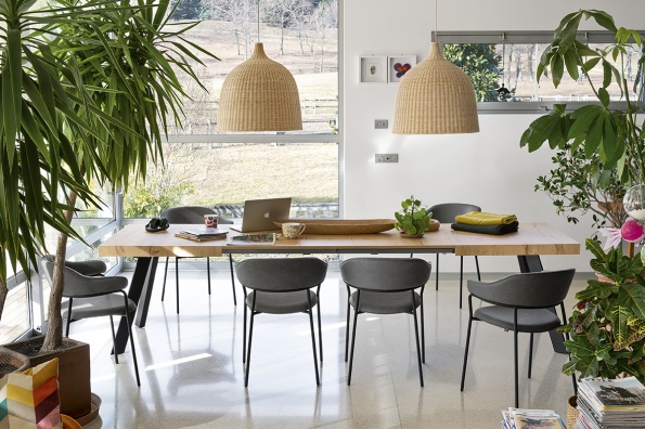 Bold dining table - myhome