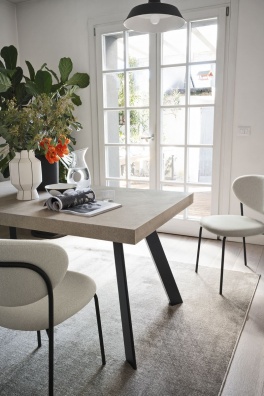 Bold dining table - myhome