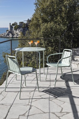 Easy outdoor dining armchair - myhome