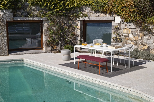 Iron outdoor dining table - myhome