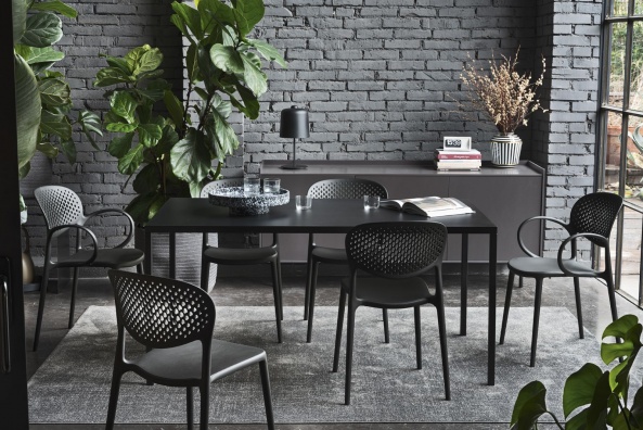 Iron outdoor dining table - myhome
