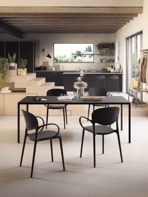 Iron outdoor dining table - myhome