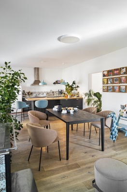 Pentagon dining table - myhome