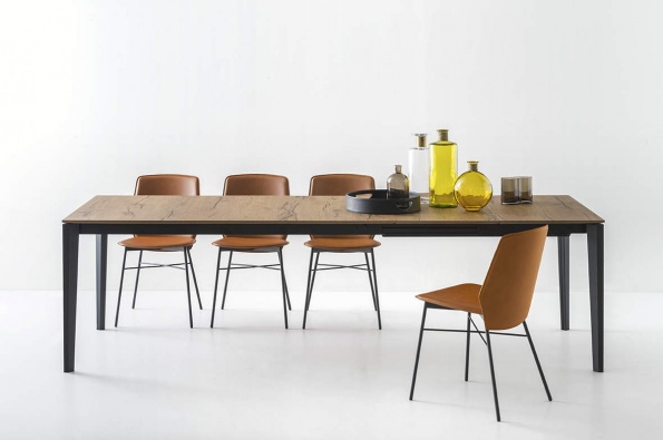 Pentagon dining table - myhome Pentagon dining table - myhome