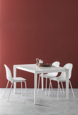 Pentagon dining table - myhome Pentagon dining table - myhome