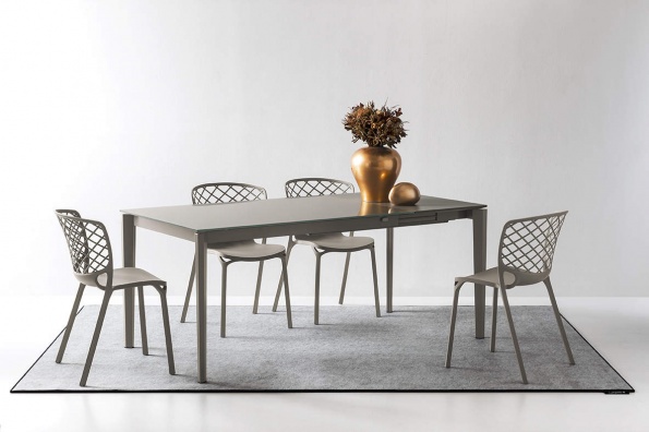 Pentagon dining table - myhome Pentagon dining table - myhome