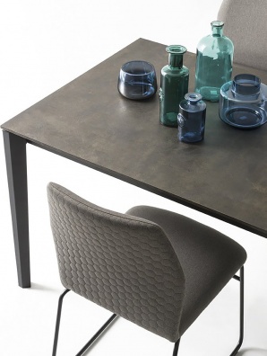 Pentagon dining table - myhome Pentagon dining table - myhome