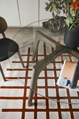 Pod dinining table - myhome