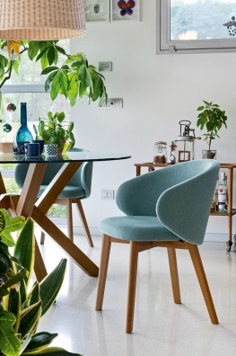 Tuka dining chair