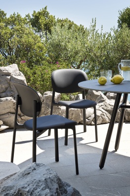 Zero outdoor dining chair