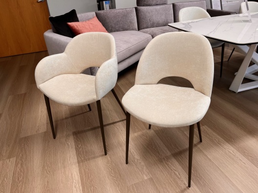 Beetle dininig chair - set 4+2 showroom pcs