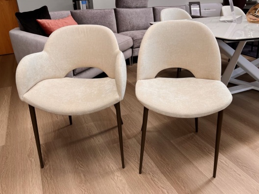 Beetle dininig chair - set 4+2 showroom pcs