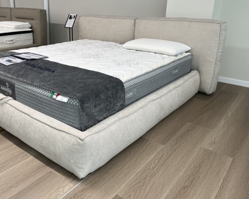 Fiocco double bed - showroom sample