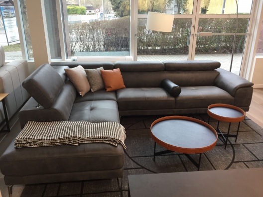 Tiziano sofa - showroom sample - myhome Tiziano sofa - showroom sample - myhome