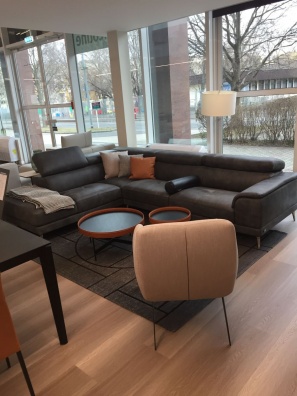 Tiziano sofa - showroom sample - myhome Tiziano sofa - showroom sample - myhome