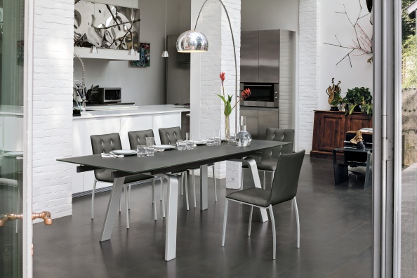 Marte dining table