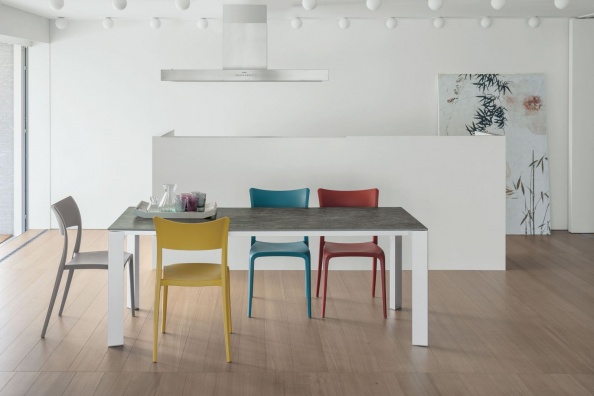 Saturno dining table - myhome