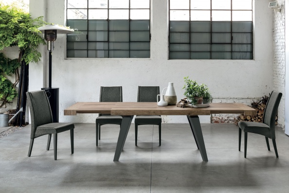 Scirocco dining table