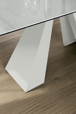 Taurus dining table - myhome Taurus dining table - myhome