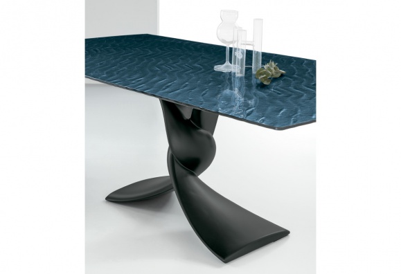 Twist dining table - myhome