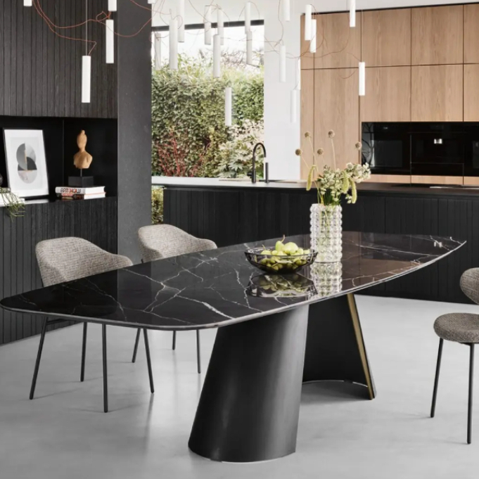 Apian dining table