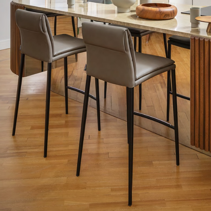 Carmen stool