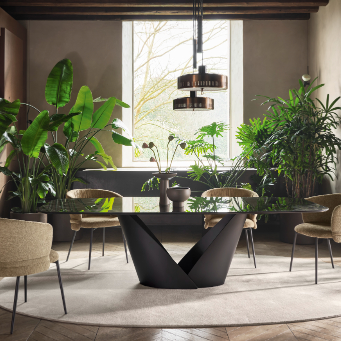 Calla dining table