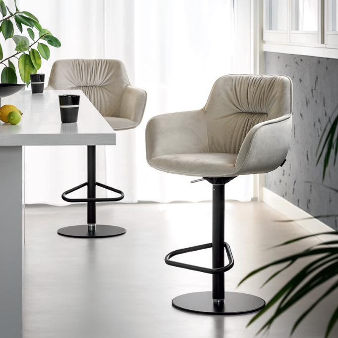 Cocoon adjustable stool
