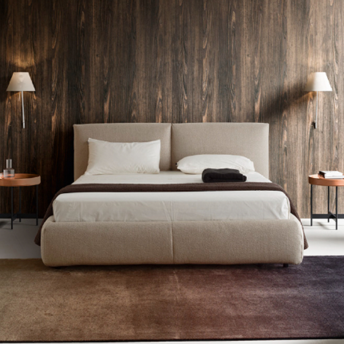 Magenta bed